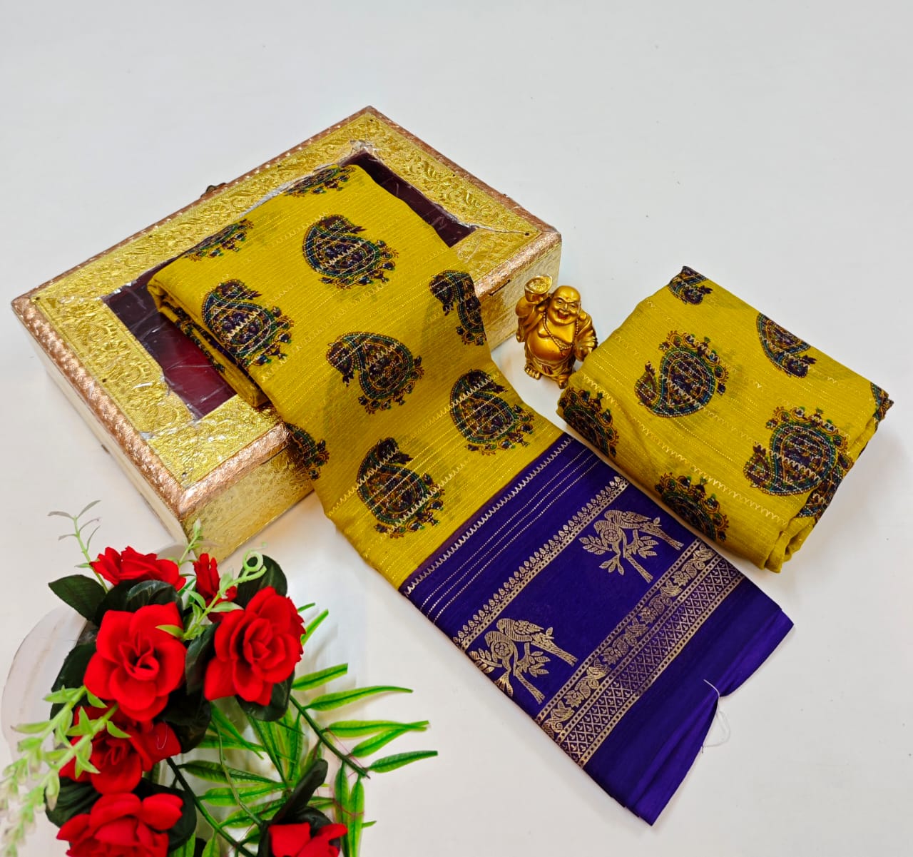 Zig Zag Digital Print Saree with Contrast Jari Border and Line Design Pallu